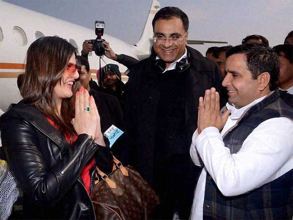 ठुमकों की चमक