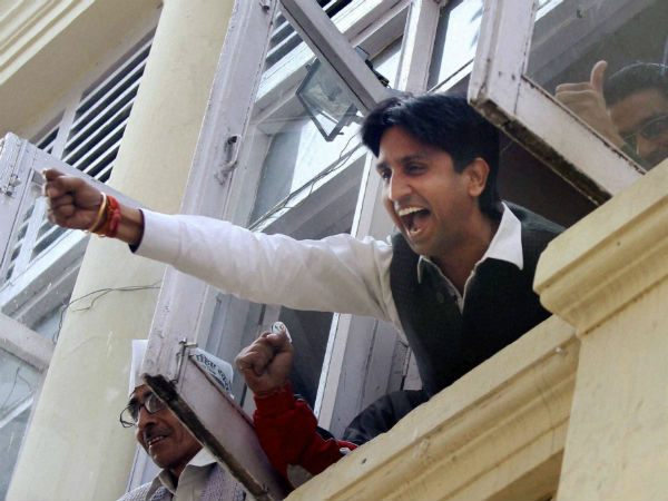 कवि से राजनेता बनें विश्वास बने आप के सिरदर्द 