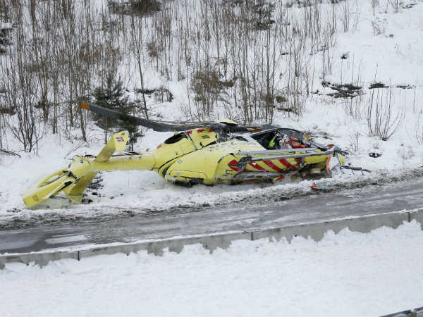 बचाव कार्य करते हुए हेलीकॉप्‍टर हुआ दुर्घटनाग्रस्‍त 