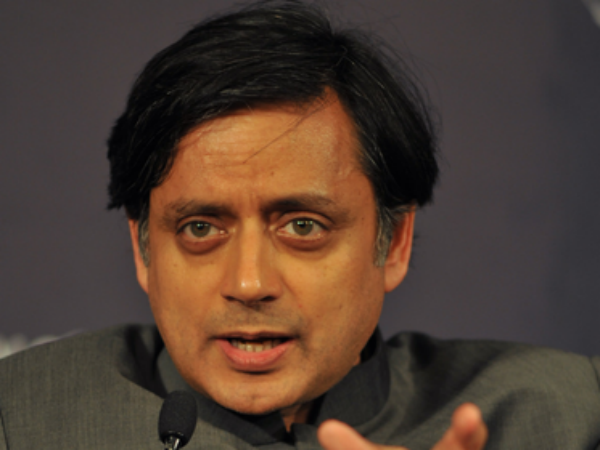 थरूर की दूसरी शादी विदेशी से 