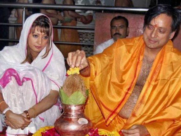कुर्सी गंवायी थी...