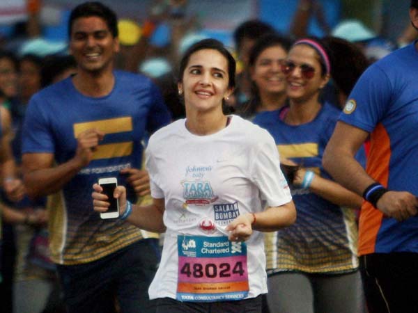 बॉलीवुड की तारा शर्मा मुंबई मैराथन में
