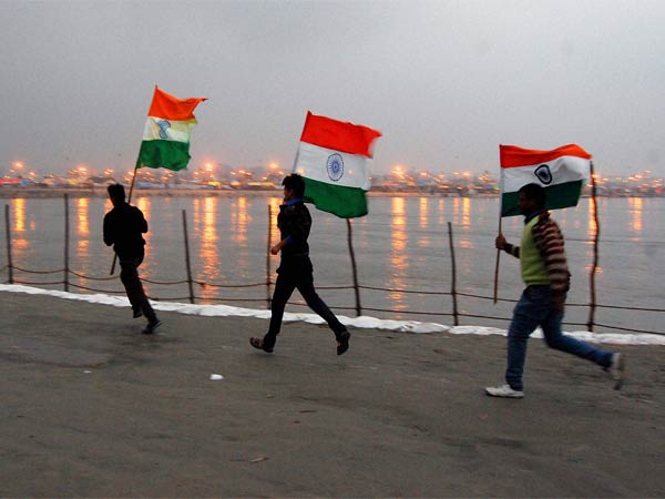 माघ मेला- इलाहाबाद में तिरंगा 