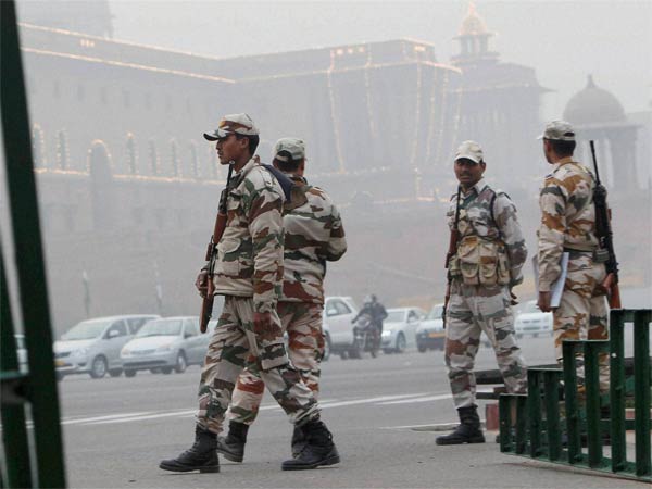 गणतंत्र दिवस परेड के पहले कोहरा 