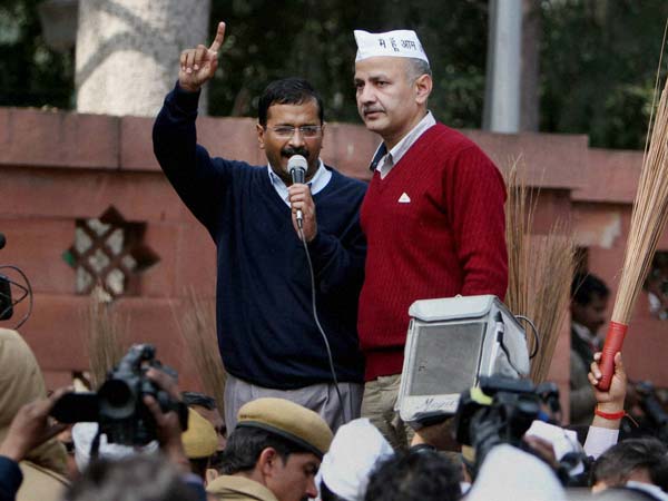 मनीष सिसोधिया और अरविंर केजरीवाल