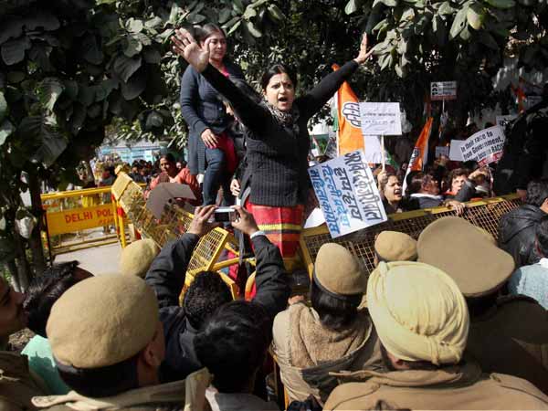 महिला कांग्रेस का प्रदर्शन