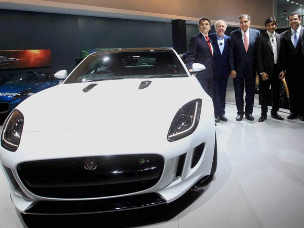 ऑटो एक्स्पो में रतन टाटा, साइरस मिस्त्री