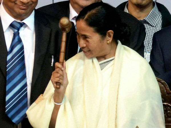 पश्चिम बंगाल के पास 42 सीटें पश्चिम बंगाल के पास 42 सीटें