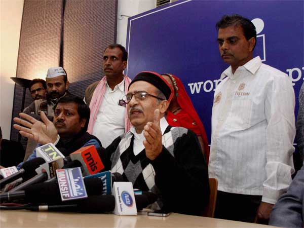 आप के पास इस्तीफे के अलावा कोई विकल्प नहीं था : भूषण