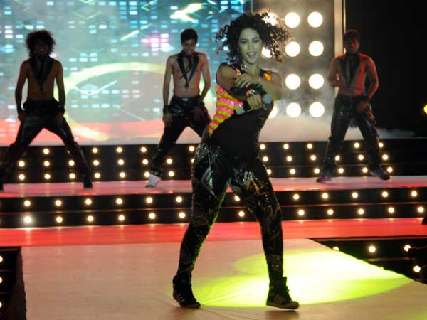 डांस प्रदर्शन 