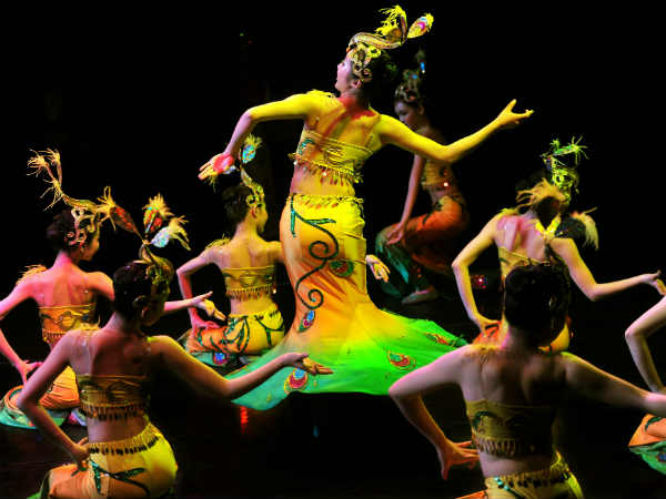 पेरिस में चीनी डांस