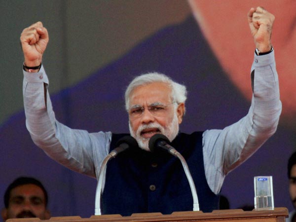 लखनऊ में मोदी