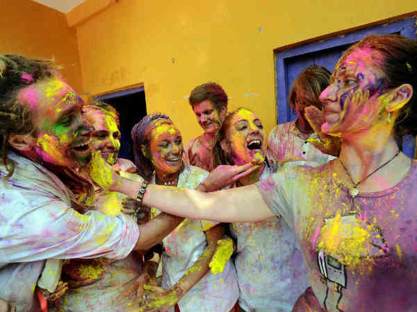 बोधगया में भी होली बोधगया में भी होली