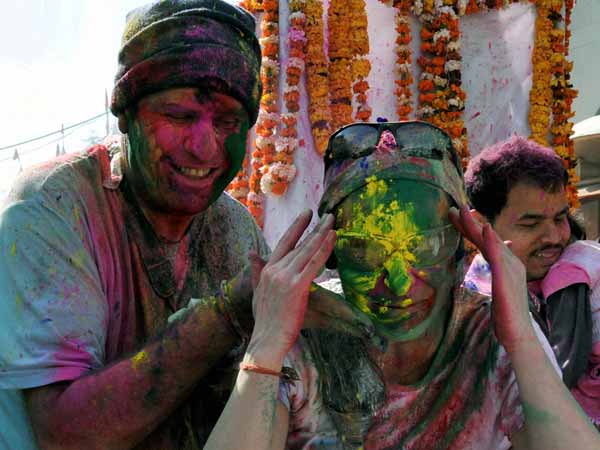 अमृतसर में होली के रंग अमृतसर में होली के रंग