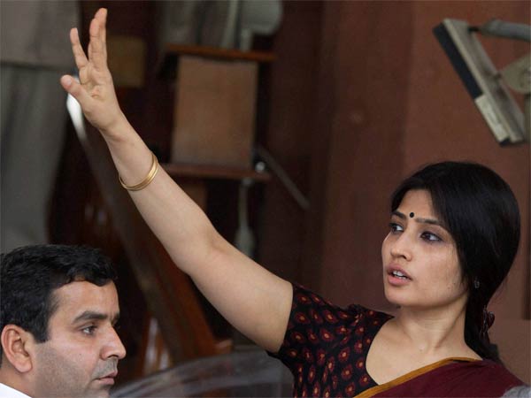 सपा घराने की बहु, लेकिन बे-कार