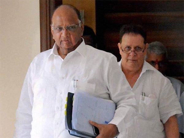 बीमार हैं इसलिए कार नहीं हेलीकॉप्टर से चलते है।