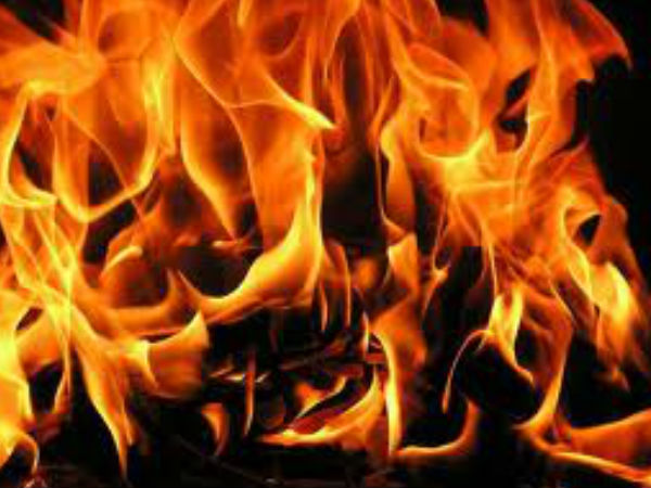 Amravati: Seven members of family die in fire Amravati: Seven members of family die in fire
