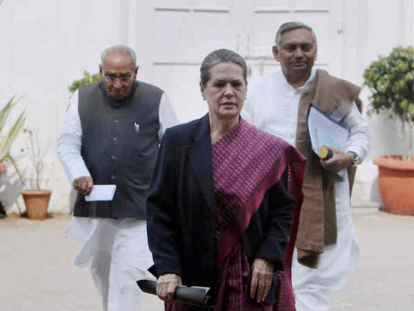 इटली की ट्रेडीशनल भारतीय राजनेता इटली की ट्रेडीशनल भारतीय राजनेता