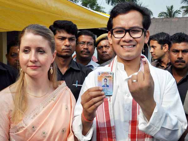 मुख्‍यमंत्री के बेटे भी नहीं रहे पीछे 