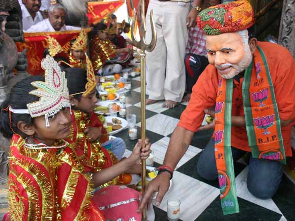 हर तरफ मोदी का जलवा 