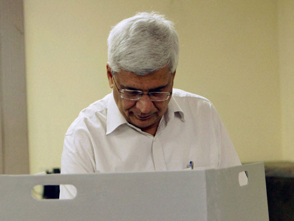 वोट डालना सबका अधिकार 