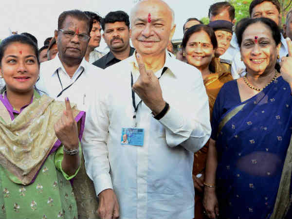 गृहमंत्री का पारिवारिक वोट 