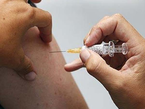 सरकारी अस्पतालों में वैक्सीन है ही नहीं सरकारी अस्पतालों में वैक्सीन है ही नहीं