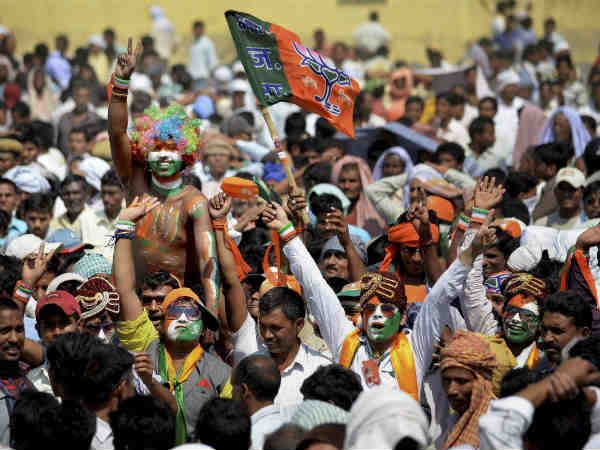 आरएसएस का प्रोपोगांडा है मोदी की ख्याति आरएसएस का प्रोपोगांडा है मोदी की ख्याति