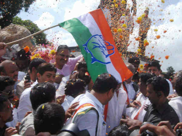 कांग्रेस से जनता नाराज़ तो है कांग्रेस से जनता नाराज़ तो है