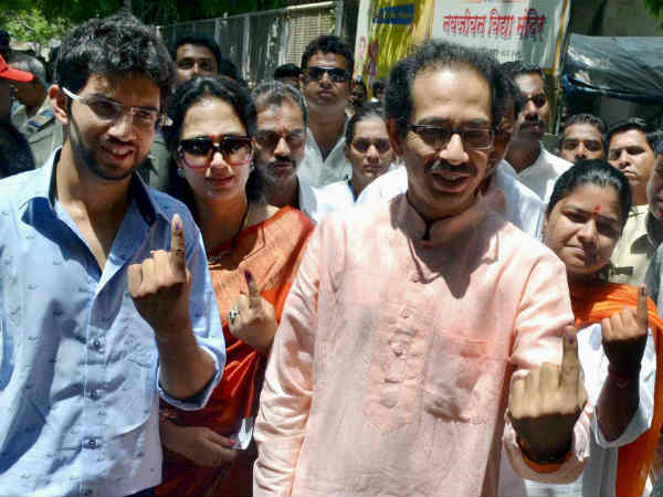 उद्धव और आदित्‍य ठाकरे
