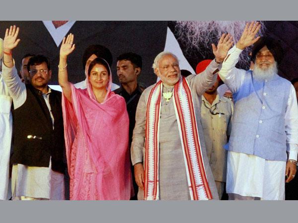 गुजरात मॉडल के दम पर मोदी गुजरात मॉडल के दम पर मोदी