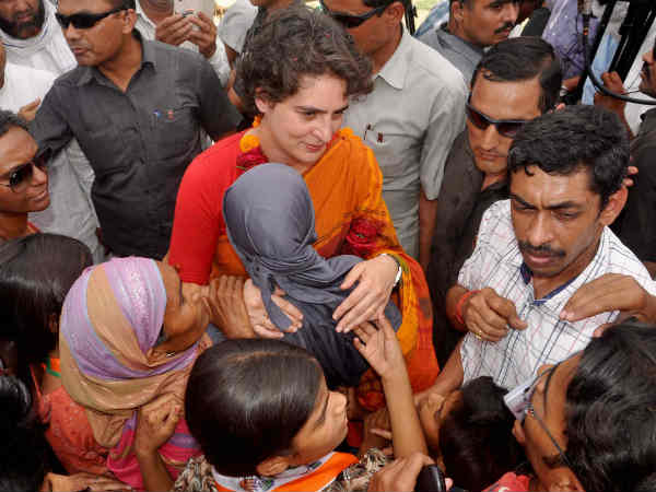 नमस्‍ते कह कर मिलती जनता से 