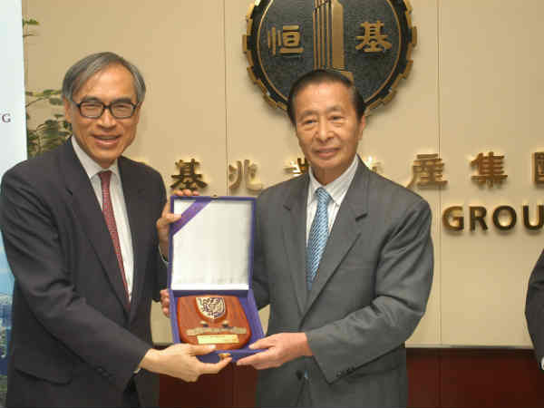 22.8 बिलियन डॉलर 22.8 बिलियन डॉलर