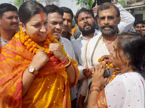 बेहद संघर्षपूर्ण रहा स्मृति का जीवन