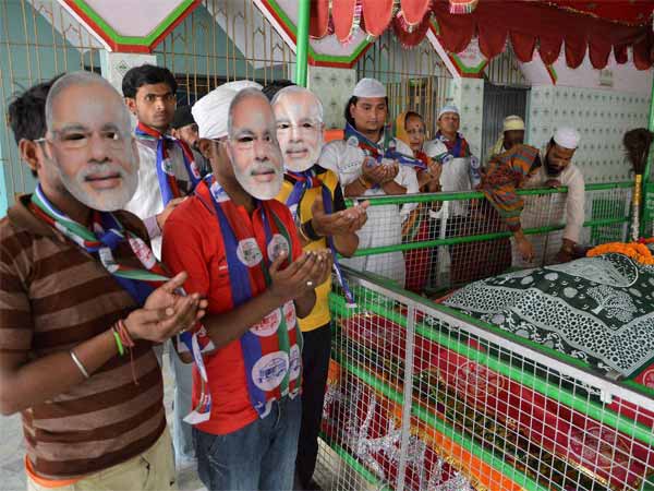 मजार पर भी मांगी गया दुआ..