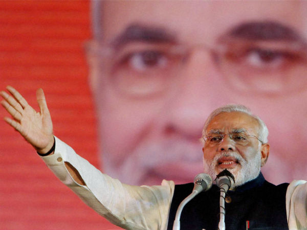 बेबुनियाद आरोपों को दरकिनार कर आगे बढ़ते रहे नरेन्‍द्र मोदी 