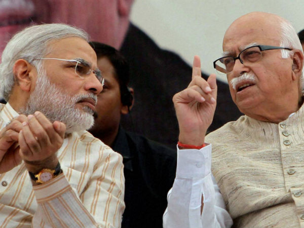 बेबुनियाद आरोपों को दरकिनार कर आगे बढ़ते रहे मोदी 