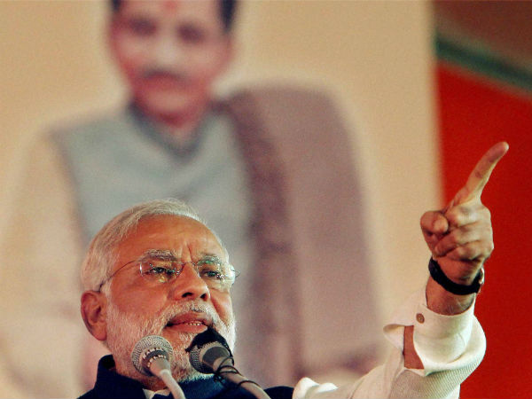 बेबुनियाद आरोपों को दरकिनार कर आगे बढ़ते रहे मोदी 