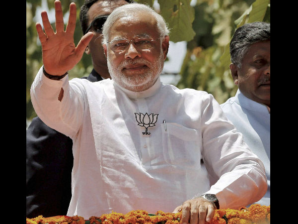 बेबुनियाद आरोपों को दरकिनार कर आगे बढ़ते रहे मोदी