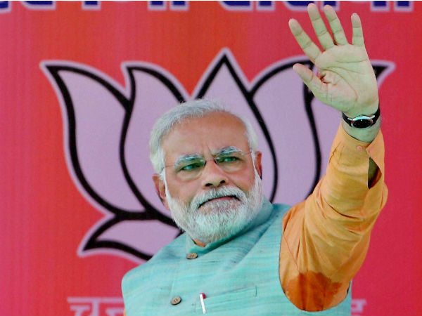 बेबुनियाद आरोपों को दरकिनार कर आगे बढ़ते रहे मोदी