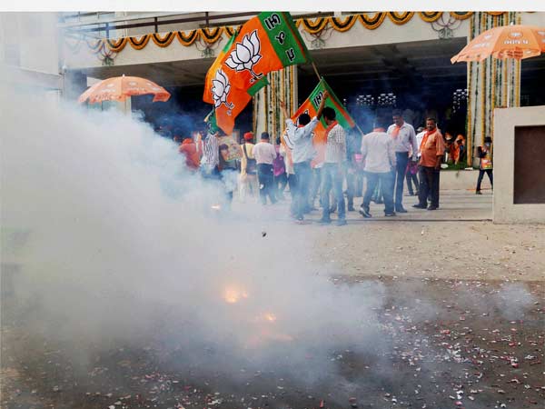 पराजय स्वीकार कर ली