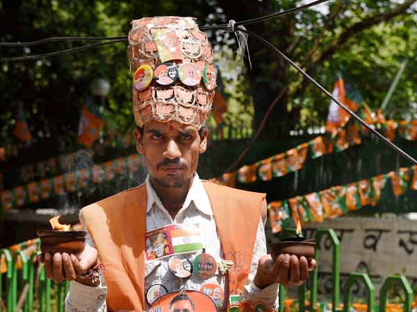 गौतमबुद्धनगर से भाजपा के महेश शर्मा गौतमबुद्धनगर से भाजपा के महेश शर्मा