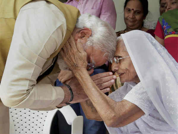 दोनों को अहसास कठिनाई से गुजरते देश की बात 