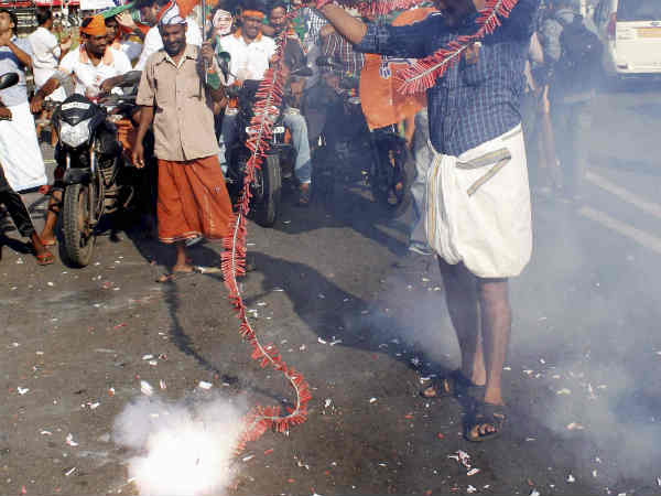 छह सांसद पांचवीं पास 
