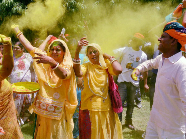  253 सांसद 55 वर्ष से अधिक उम्र के