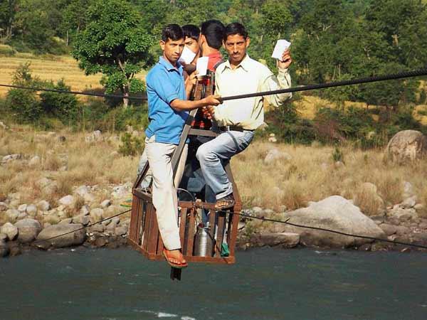 उत्तराखंड में मतदान के दिन 