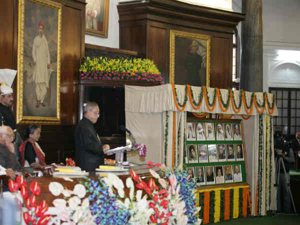 दोनों सदनों को राष्‍ट्रपति का संबोधन 