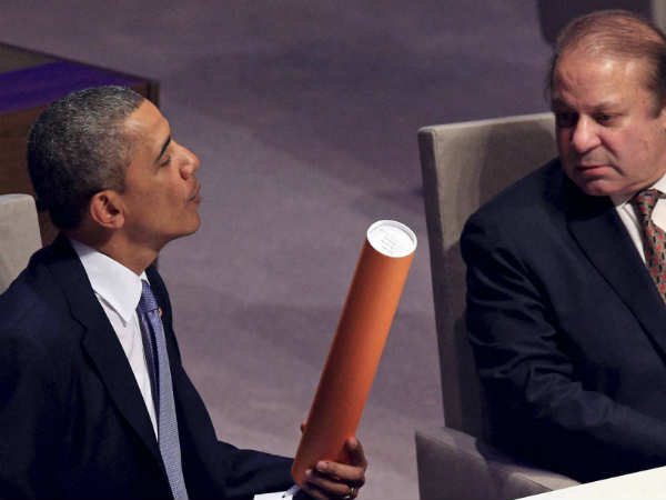 बराक ओबामा के साथ गुफ्तगु करते नवाज शरीफ बराक ओबामा के साथ गुफ्तगु करते नवाज शरीफ