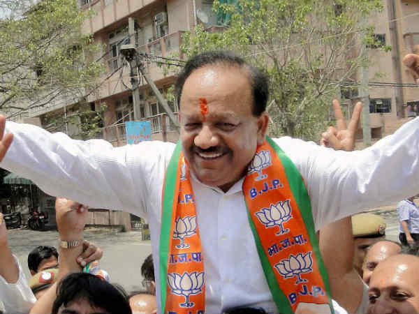 हर्षवर्धन पर भी केस