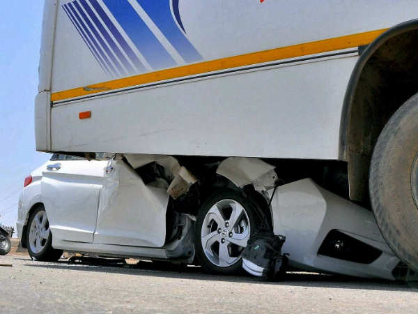 22 मई को रांची में हुआ एक्सीडेंट 22 मई को रांची में हुआ एक्सीडेंट